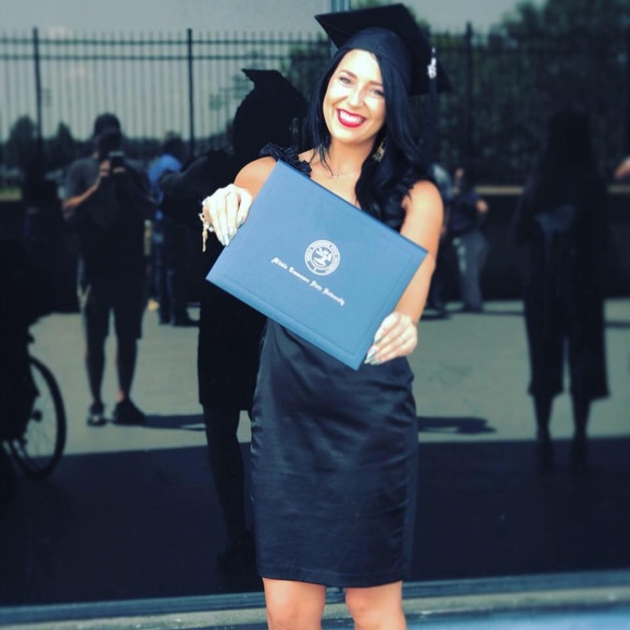 Meet Me 🤗 - Picture 2 of 5